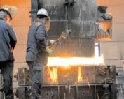 Edelstahlguss in eine Form