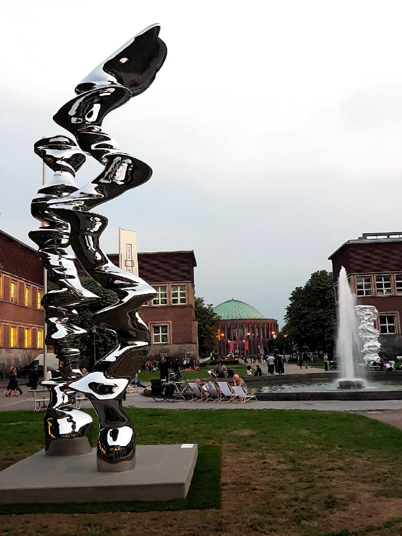 Skulptur Point of View von Jeff Koons
